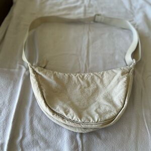 Uniqlo crossbody bag in good condition